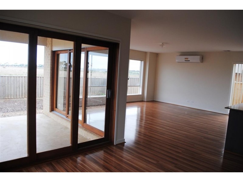 87 Beachview Parade, Point Cook VIC 3030