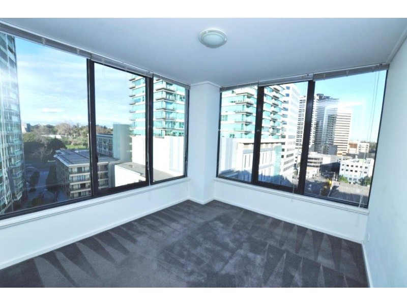 REF 21712/28 Bank Street, South Melbourne VIC 3205