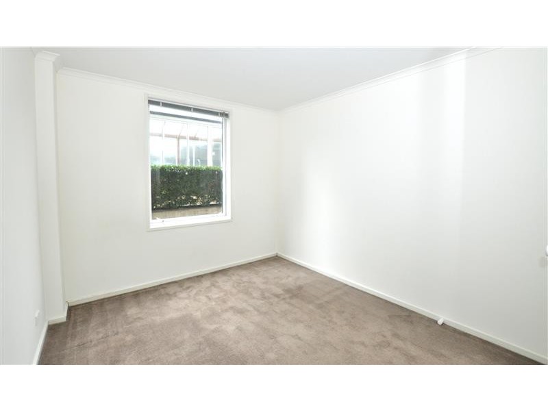 REF 21713/79 Whiteman Street, Southbank VIC 3006