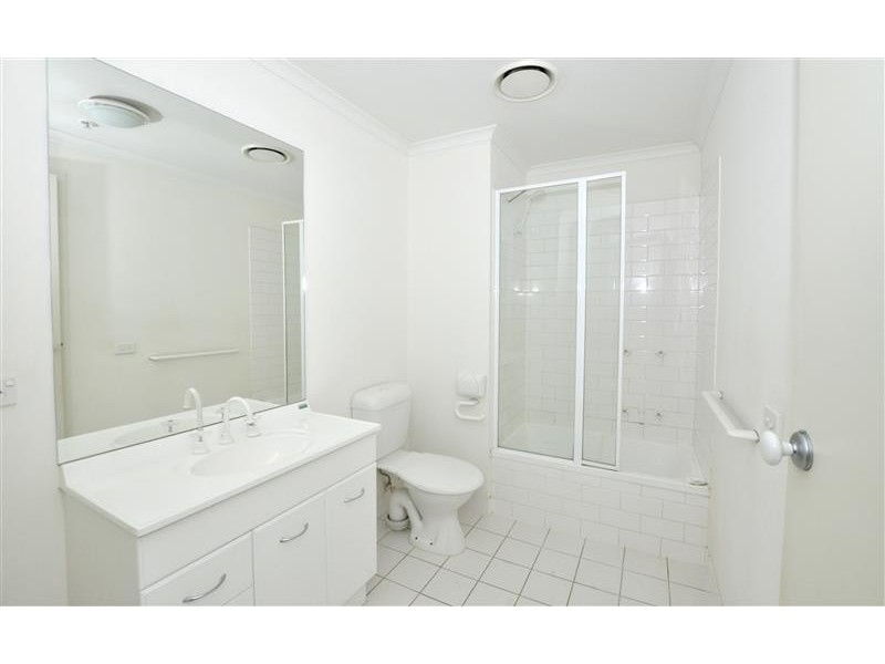 REF 21713/79 Whiteman Street, Southbank VIC 3006