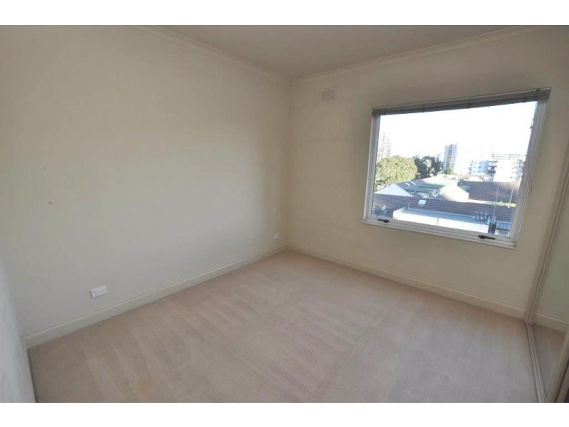 REF 21716/8 Wells Street, Southbank VIC 3006