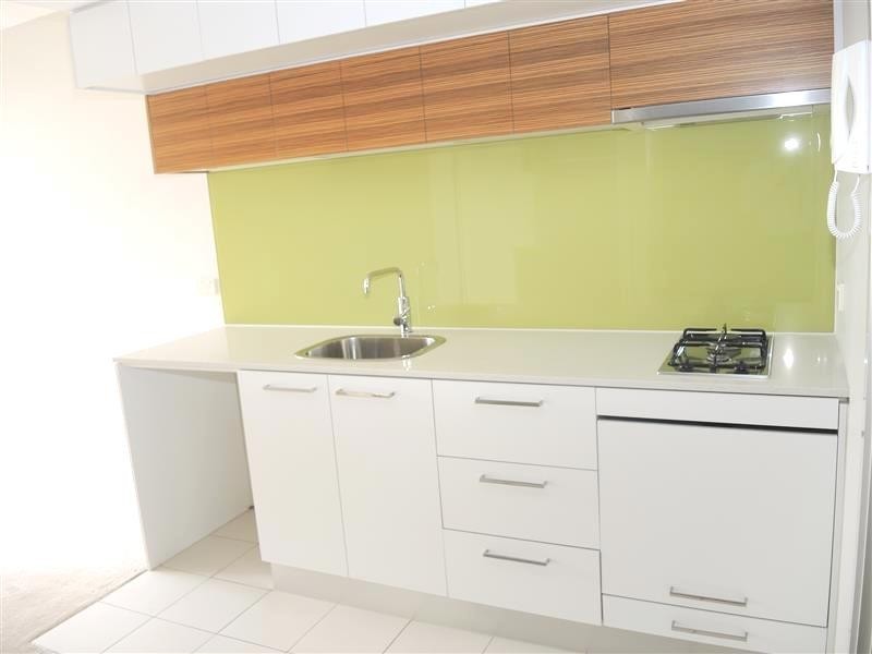 2710B/100 Harbour Esplanade, Docklands VIC 3008