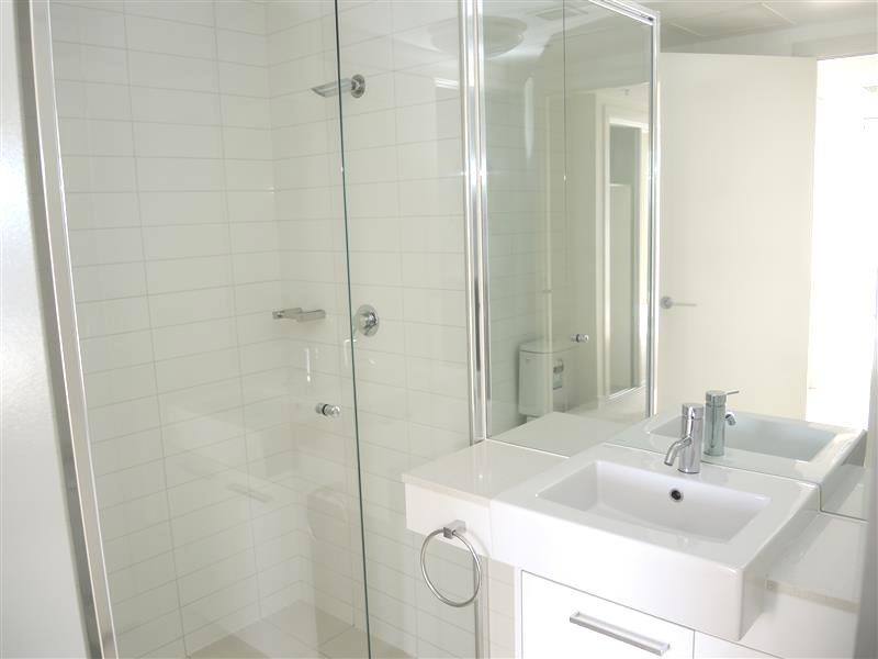 2710B/100 Harbour Esplanade, Docklands VIC 3008