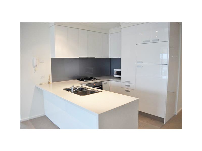 REF 21724/180 City Road, Southbank VIC 3006