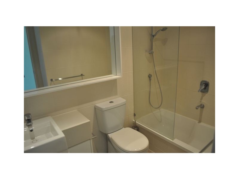 REF 21724/180 City Road, Southbank VIC 3006