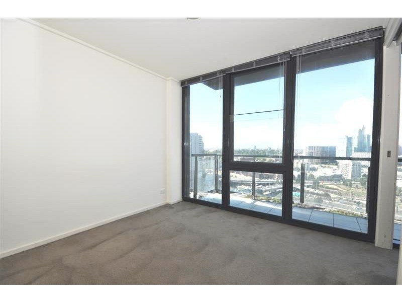 REF 21588/100 Kavanagh Street, Southbank VIC 3006