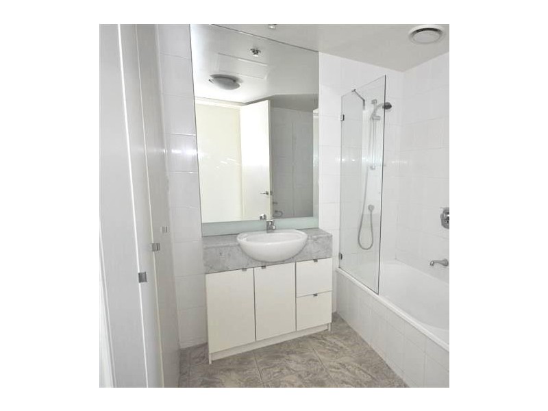 REF 21588/100 Kavanagh Street, Southbank VIC 3006