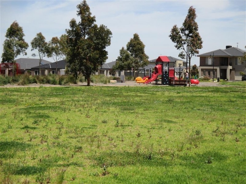 8 Eccles Vista, Point Cook VIC 3030