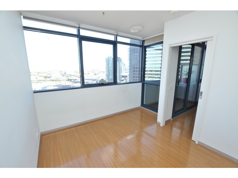 1403/109 Clarendon Street, Southbank VIC 3006