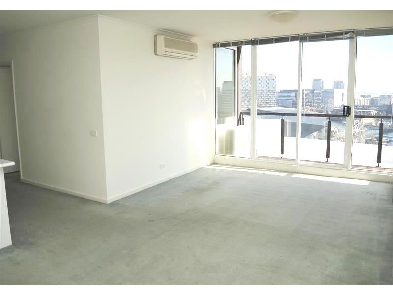 REF 21729/79 Whiteman Street, Southbank VIC 3006