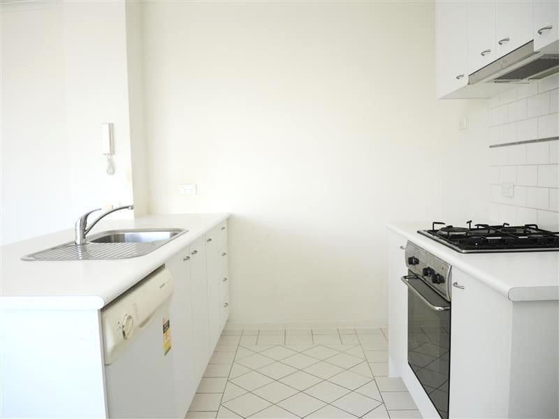 REF 21729/79 Whiteman Street, Southbank VIC 3006
