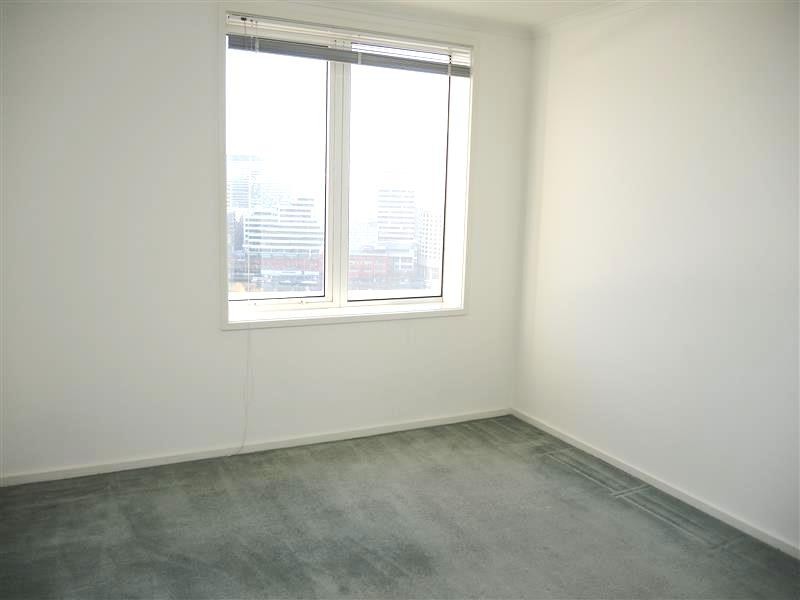 REF 21729/79 Whiteman Street, Southbank VIC 3006