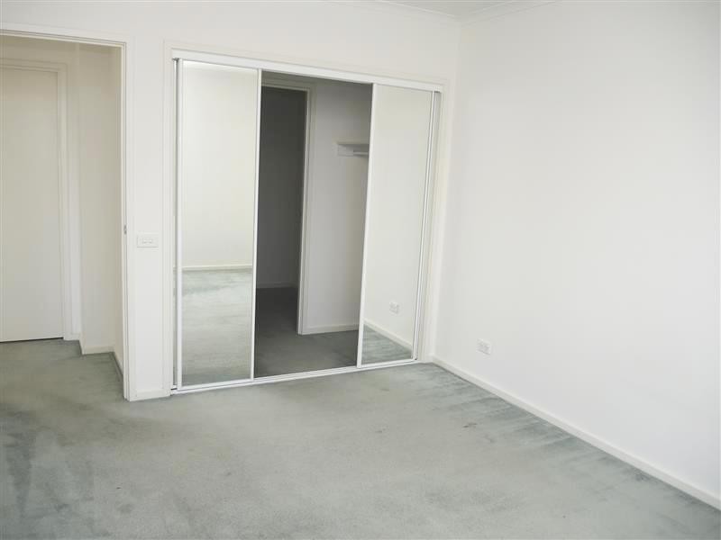 REF 21729/79 Whiteman Street, Southbank VIC 3006