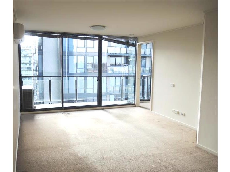 REF 21730/100 Kavanagh Street, Southbank VIC 3006
