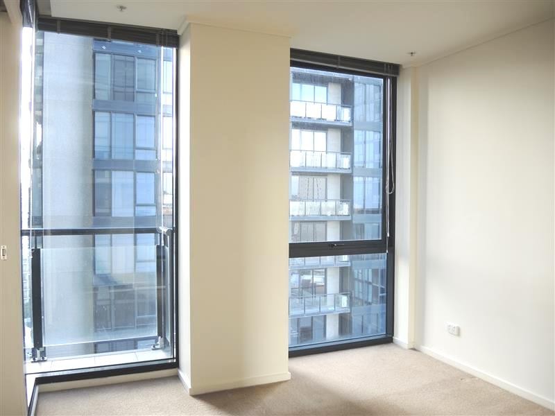 REF 21730/100 Kavanagh Street, Southbank VIC 3006