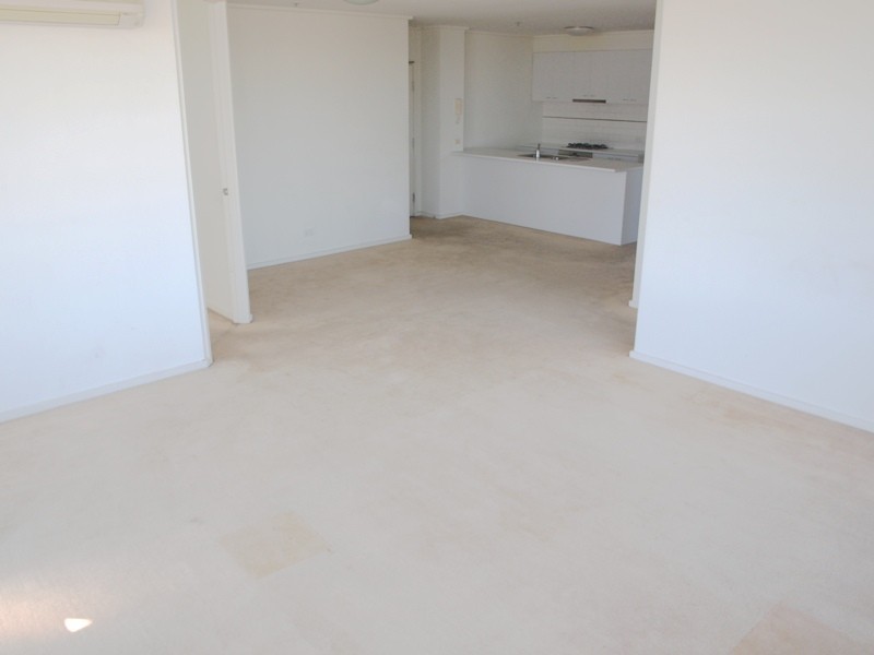 REF 21732/99 Whiteman Street, Southbank VIC 3006