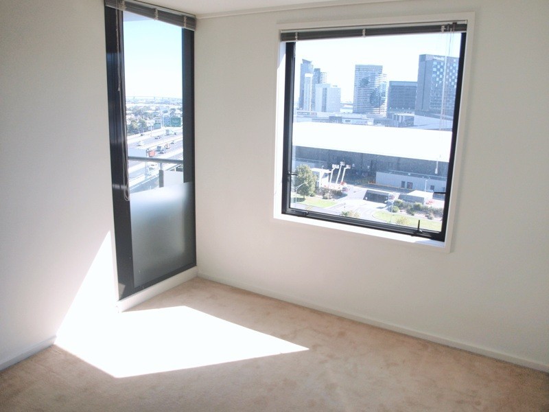 REF 21732/99 Whiteman Street, Southbank VIC 3006