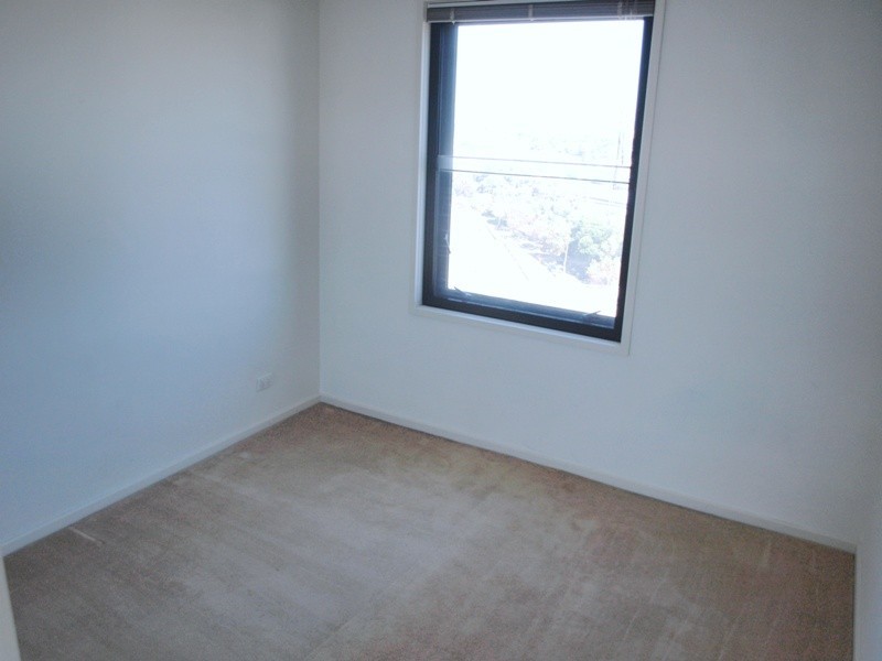 REF 21732/99 Whiteman Street, Southbank VIC 3006