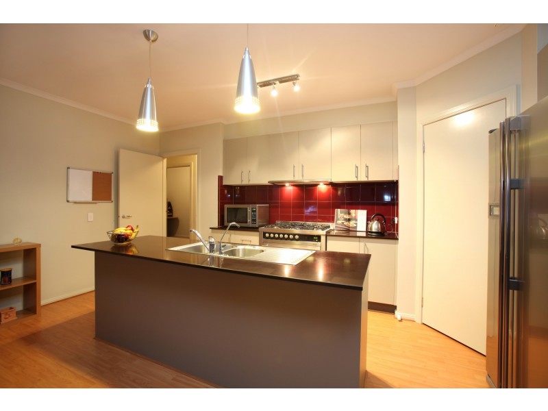 3 Water Stone Cove, Sanctuary Lakes VIC 3030