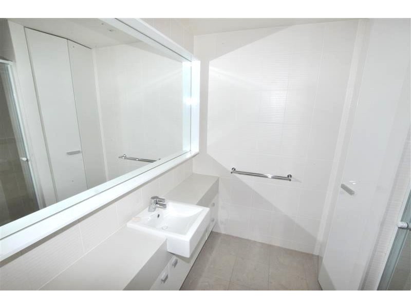 REF 21736/180 City Road, Southbank VIC 3006