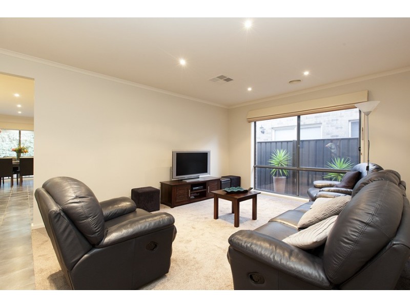 17 Miles Franklin Boulevard, Point Cook VIC 3030