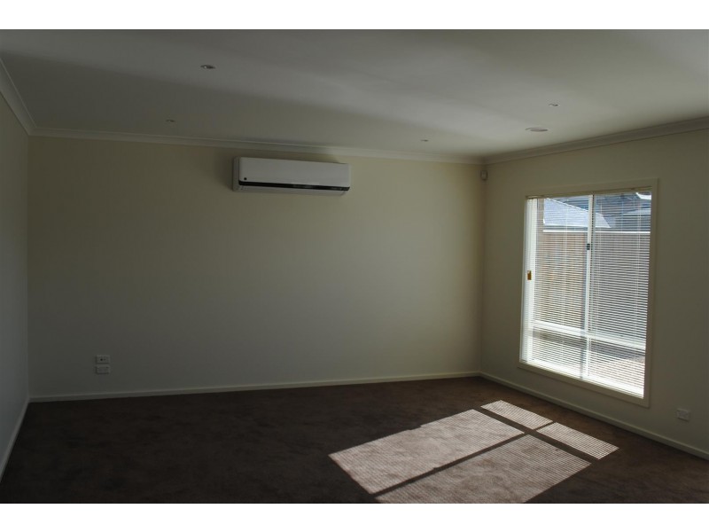 57 Barnstormer Boulevard, Point Cook VIC 3030