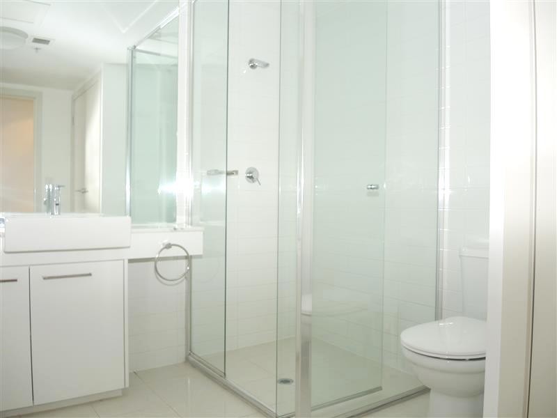 3402/100 Harbour Esplanade, Docklands VIC 3008