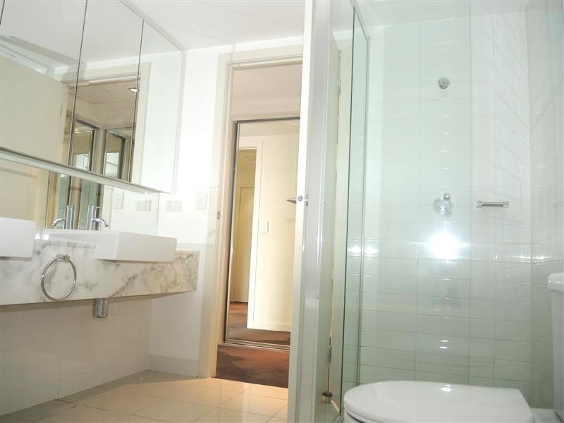 3402/100 Harbour Esplanade, Docklands VIC 3008