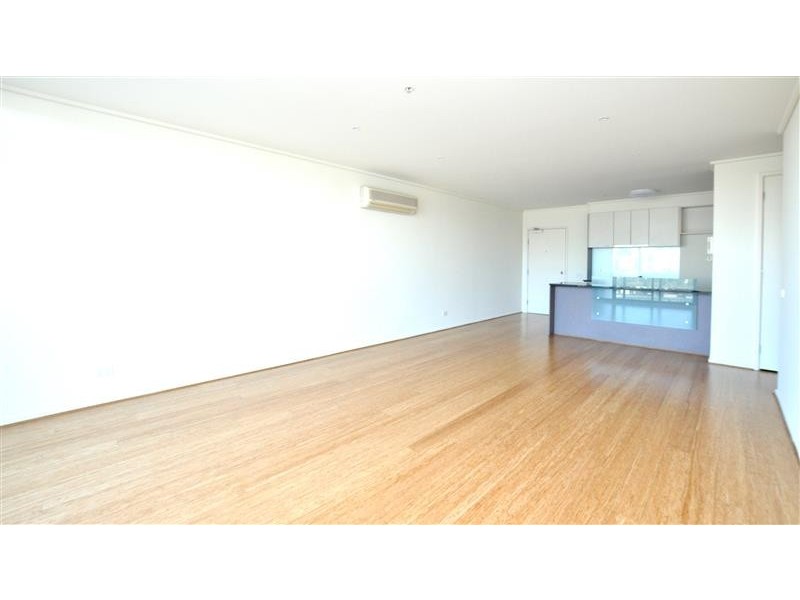 REF 21682/100 Kavanagh Street, Southbank VIC 3006