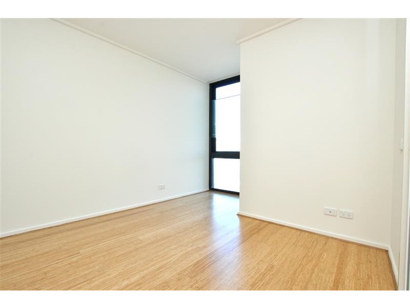REF 21682/100 Kavanagh Street, Southbank VIC 3006