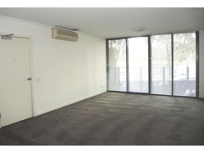 REF 21766/99 Whiteman Street, Southbank VIC 3006