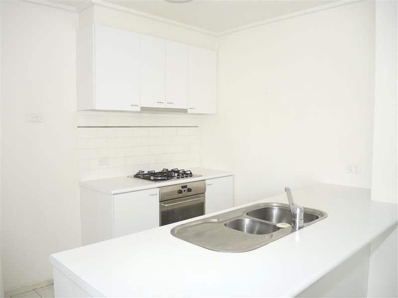 REF 21766/99 Whiteman Street, Southbank VIC 3006