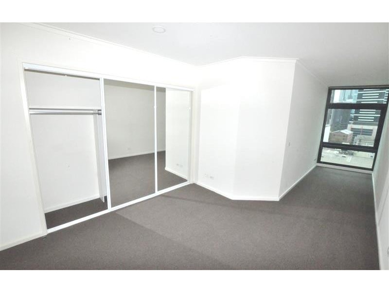 REF 21768/180 City Road, Southbank VIC 3006