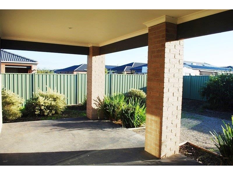 19 Butler Grove, Wyndham Vale VIC 3024