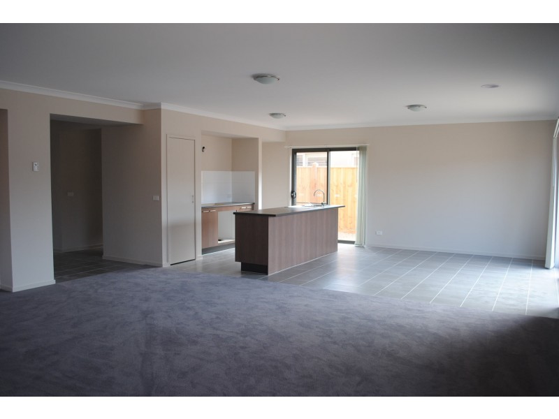 48 Mystic Grove, Point Cook VIC 3030