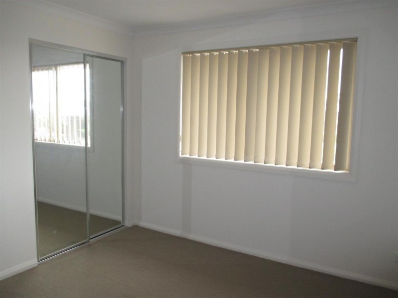 33 Hemsley Promenade, Point Cook VIC 3030