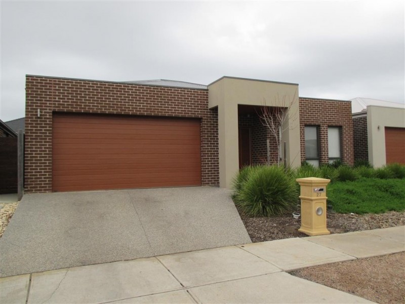 27 Seychells Street, Point Cook VIC 3030