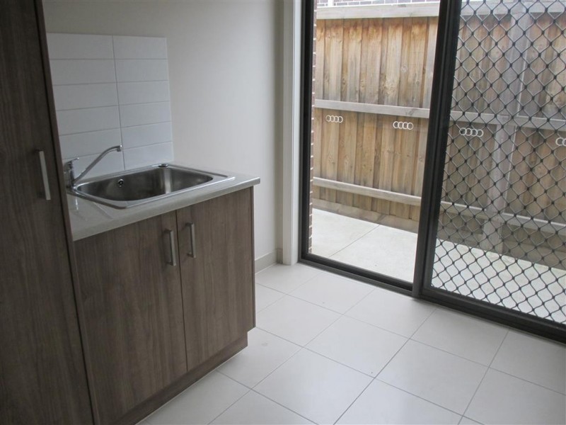 27 Seychells Street, Point Cook VIC 3030