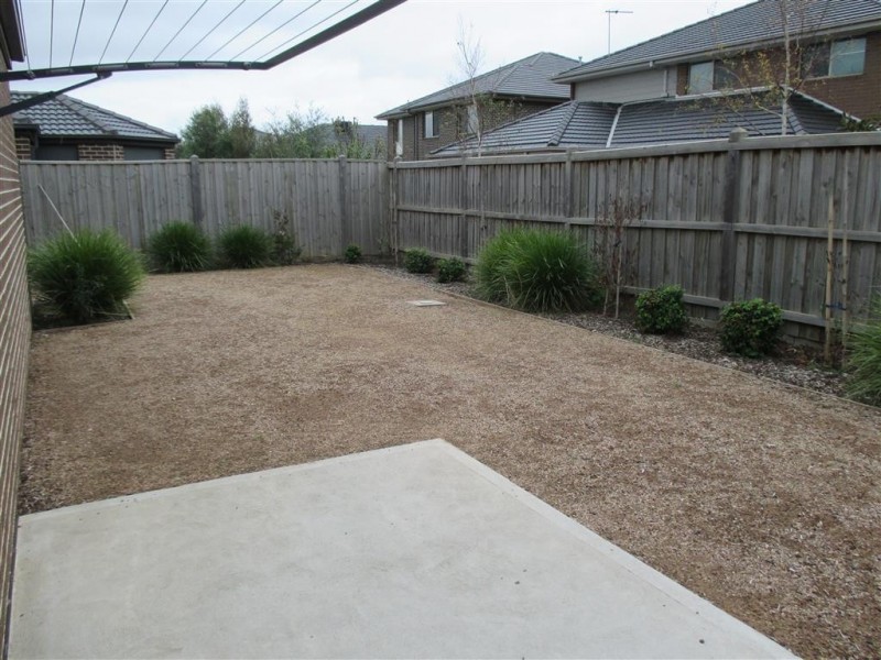 27 Seychells Street, Point Cook VIC 3030