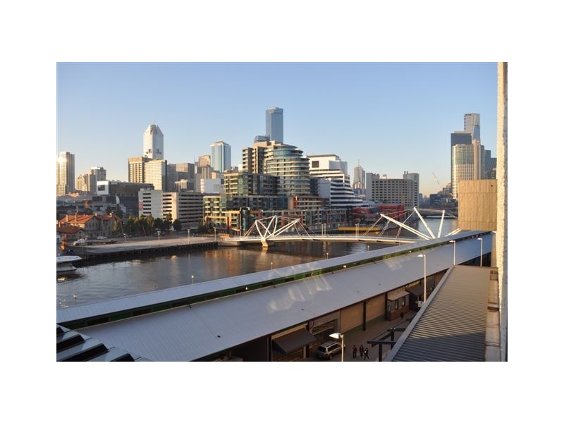 323/20 Convention Centre Place, Docklands VIC 3008