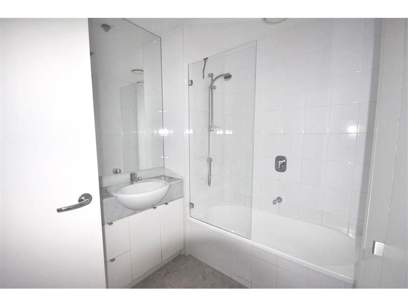 REF 21782/183 City Road, Southbank VIC 3006