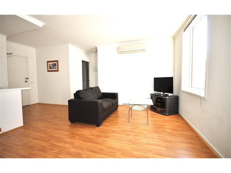 REF 21789/79 Whiteman Street, Southbank VIC 3006