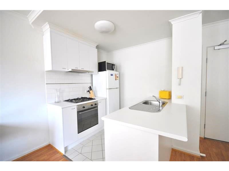REF 21789/79 Whiteman Street, Southbank VIC 3006