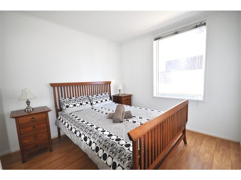 REF 21789/79 Whiteman Street, Southbank VIC 3006