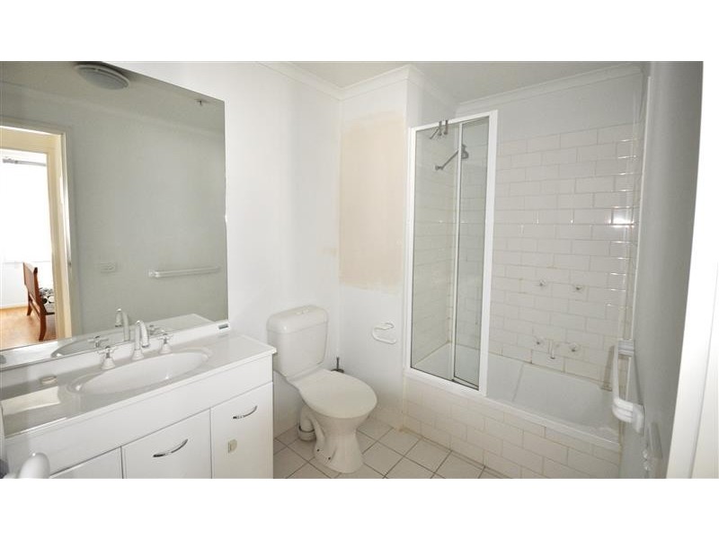 REF 21789/79 Whiteman Street, Southbank VIC 3006