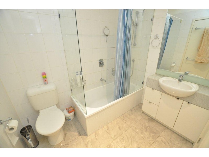 REF 21796/183 City Road, Southbank VIC 3006