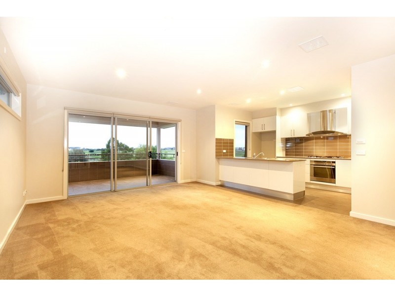 37/1 Greg Norman Drive, Sanctuary Lakes VIC 3030