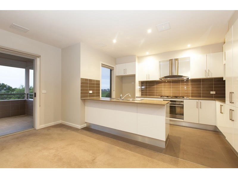 37/1 Greg Norman Drive, Sanctuary Lakes VIC 3030