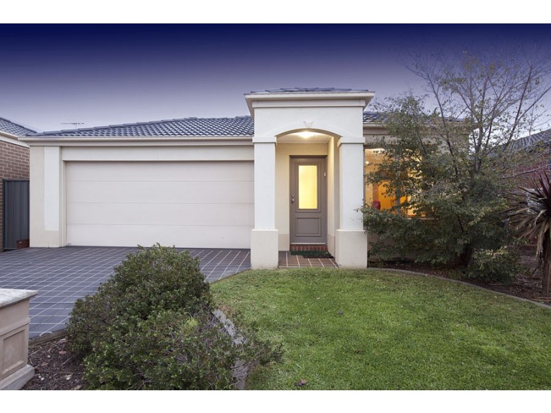 54 Duncombe Park Way, Deer Park VIC 3023