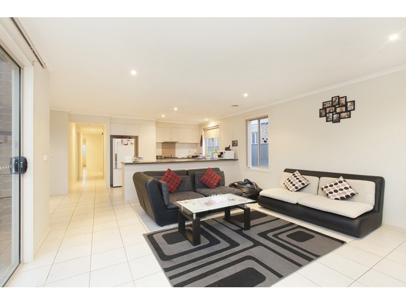 54 Duncombe Park Way, Deer Park VIC 3023